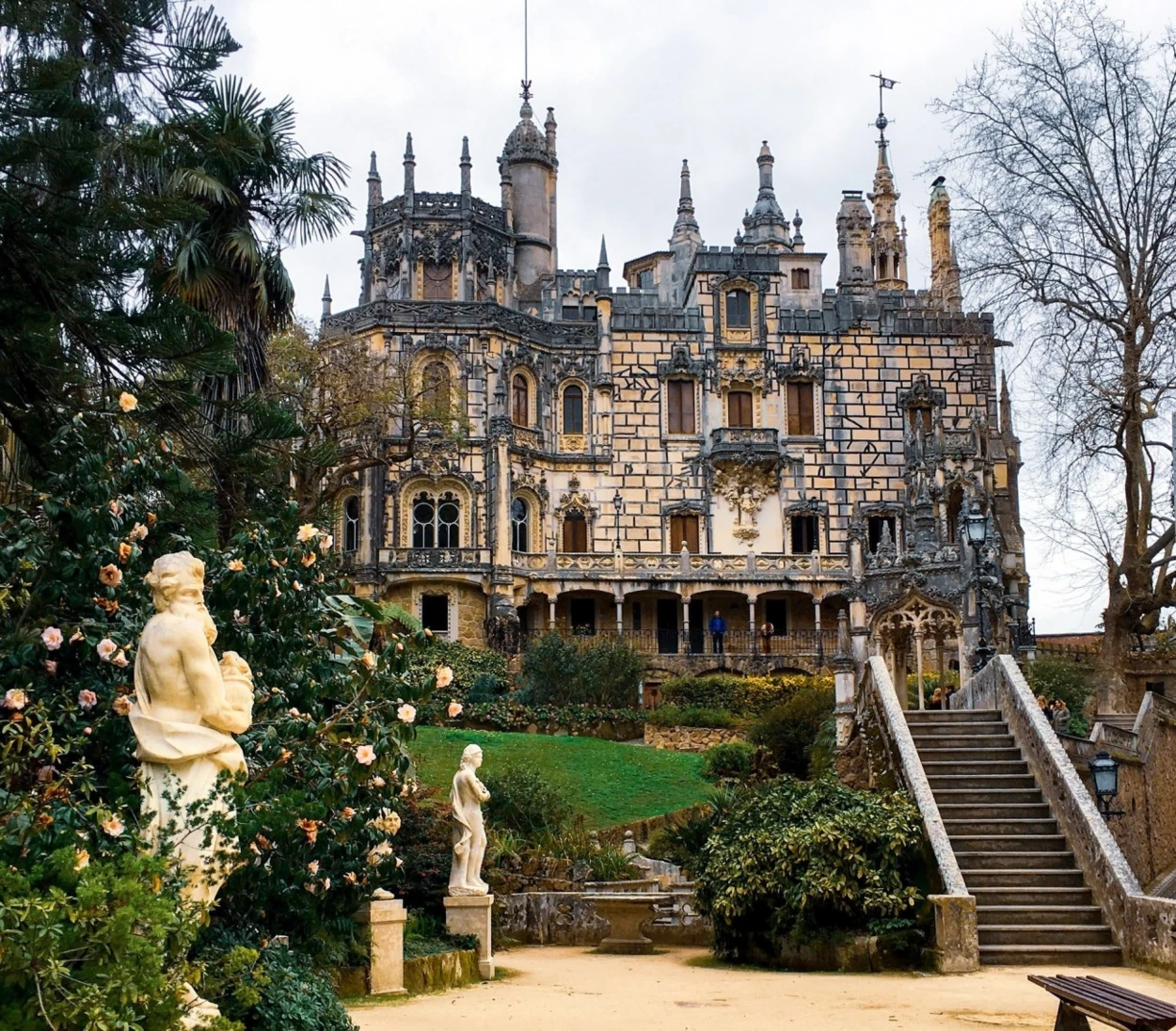 Кінта да Регалейра (Quinta da Regaleira), Сінтра, Португалія
