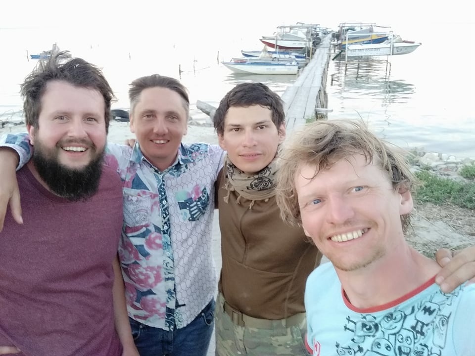 Владислав Головін з друзями. На фото - другий зліва