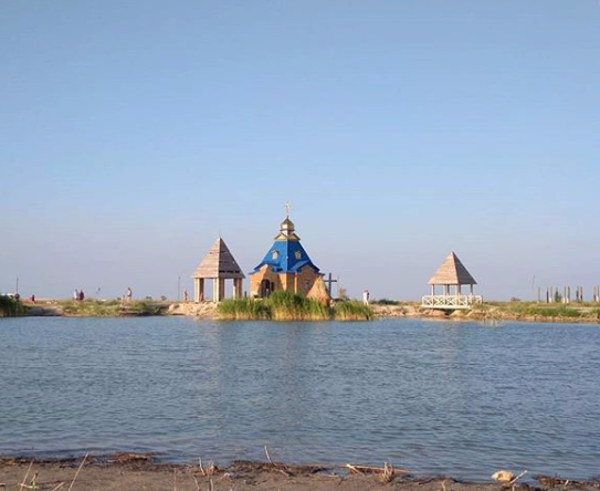 Прохолодна вода гліцеринового озера