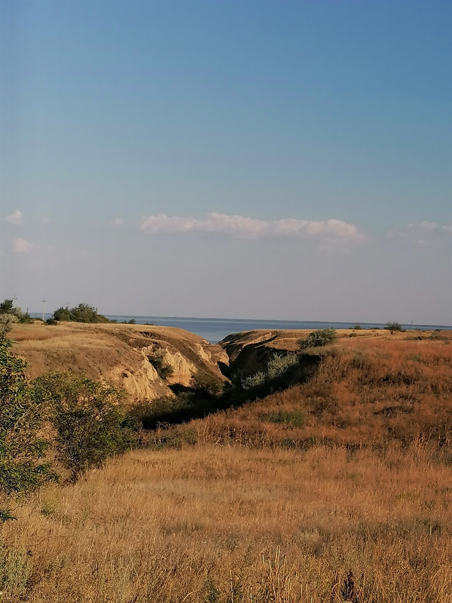 Гори тягнуться на багато кілометрів