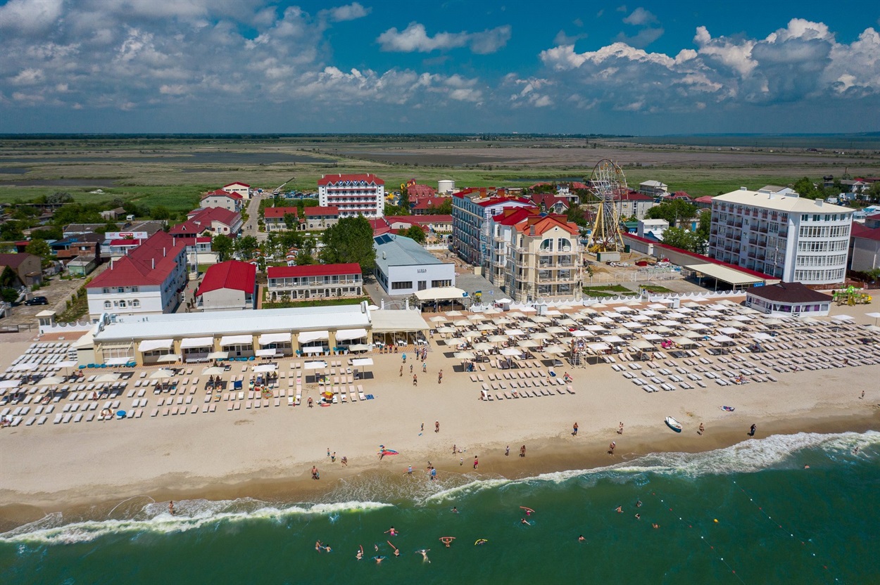 Ruta Family Club Hotel с шезлонгами, собственным пляжем и развитой инфраструктурой