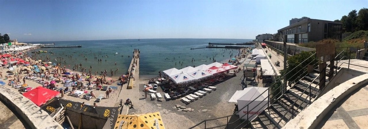 Пісяти в море