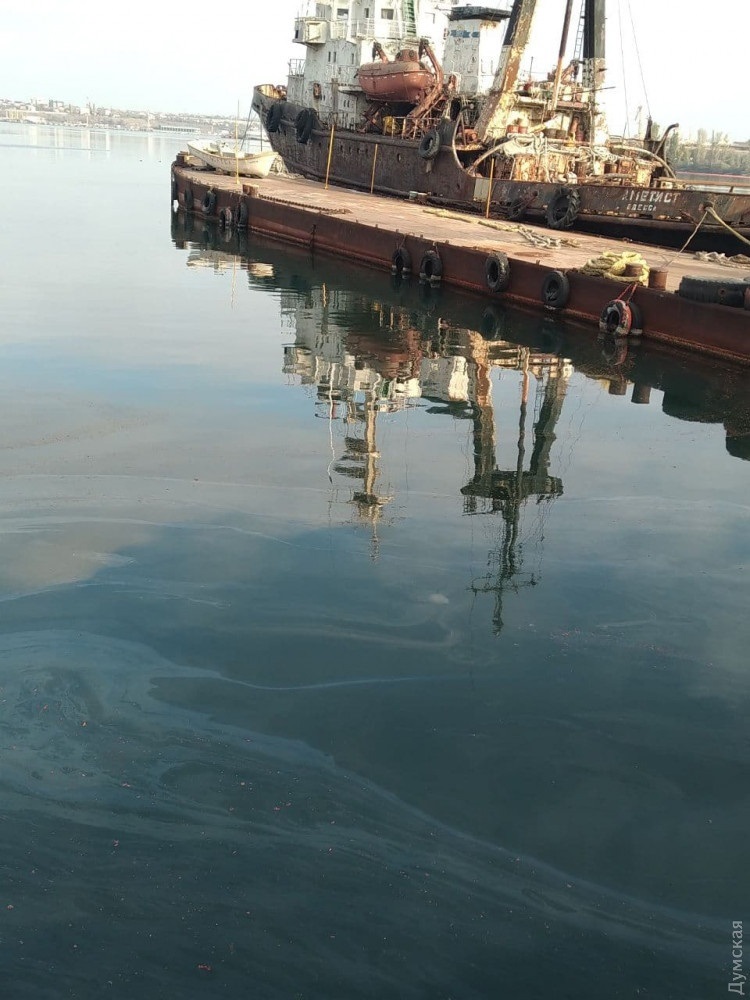 Аметист нефть в воде под Черноморском