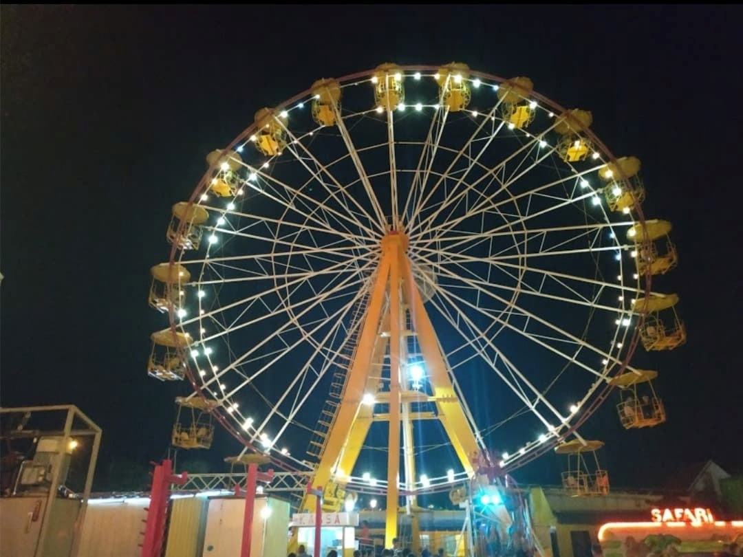 лунапарк в урзуфе