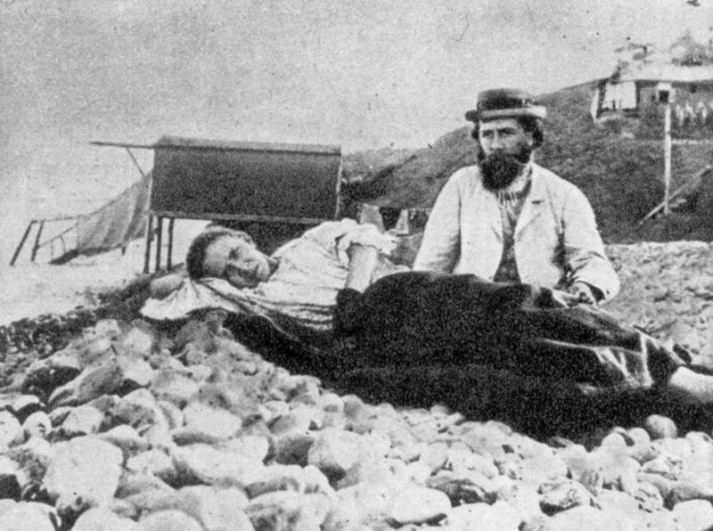 Леся Українка з братом Михайлом на березі Чорного моря, 1891 р