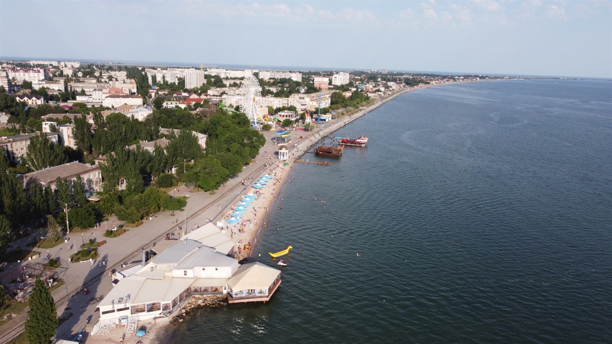 центральный пляж в Бердянске