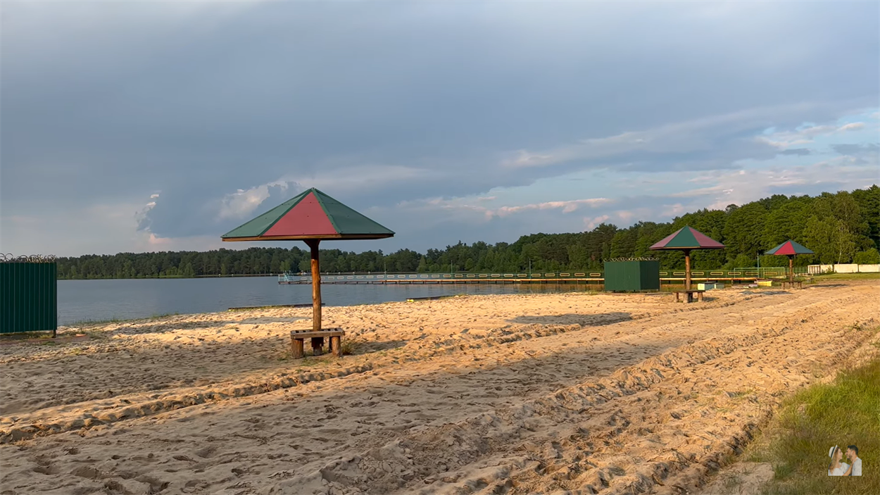 Один з пляжів на озері Пісочне