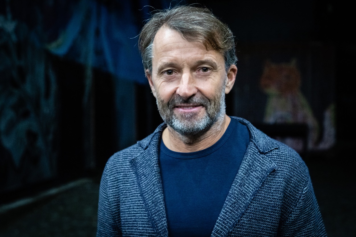 Боріс Кестер (Boris Kester) відвідав усі країни світу, отримав нагороду в номінації «Найкраща книжка про подорожі».