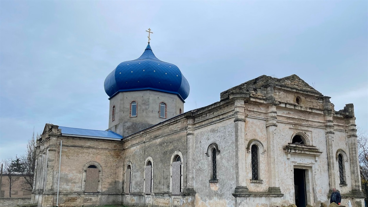 Пошкоджена церква у Висунську