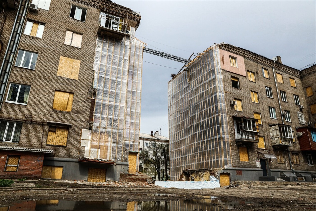Відновлення одного з будинків у Запоріжжі