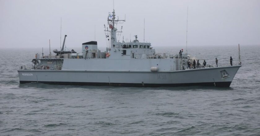 Морський мінний тральщик “Черкаси” у водах Великої Британії