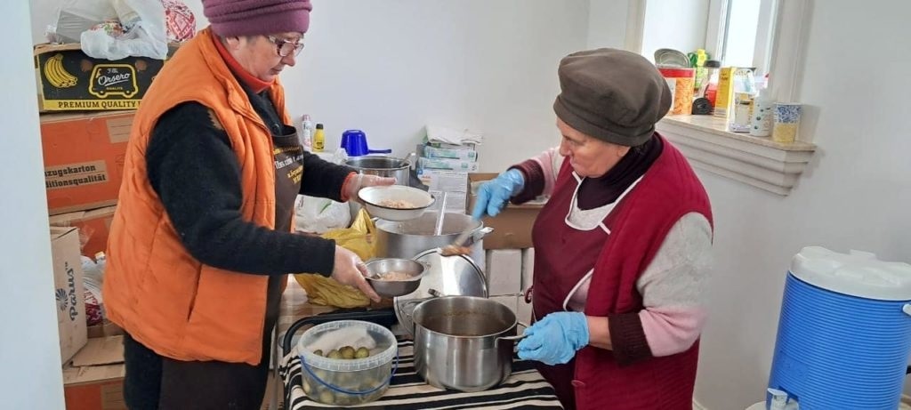 Працівники благодійної кухні