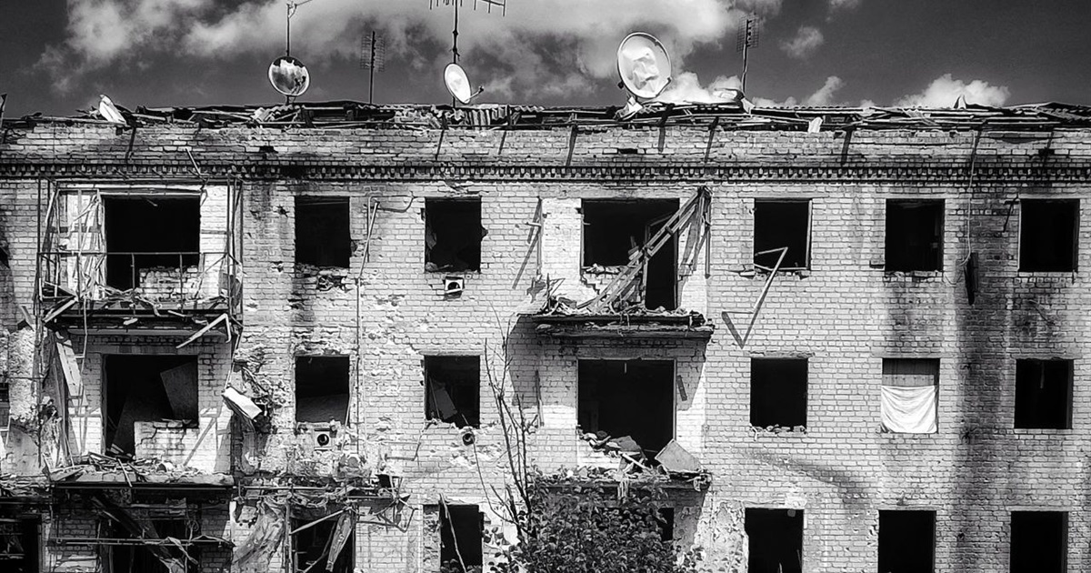 зруйнована багатоповерхівка Гуляйполе