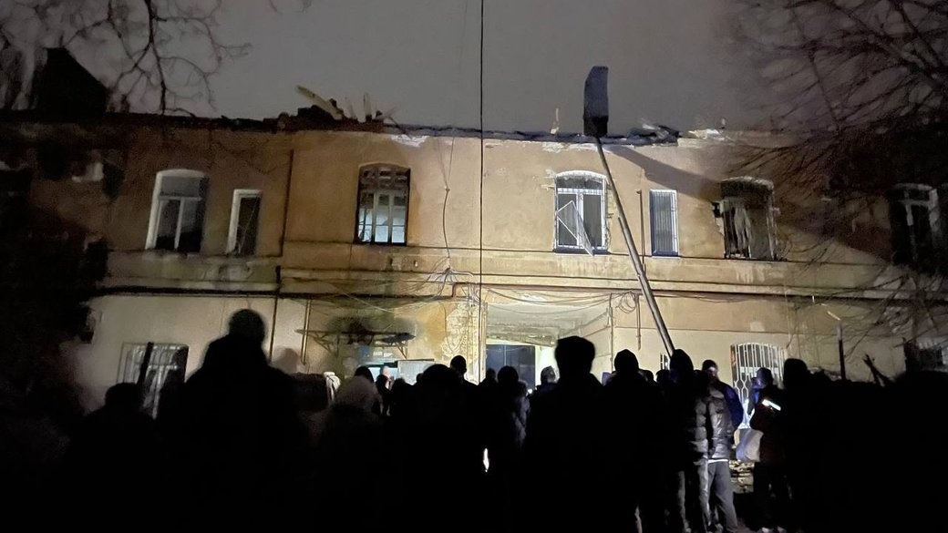 Двоповерхівка, що постраждала від російського дрону