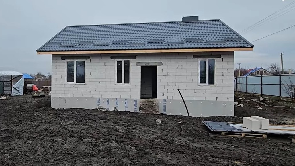 Відновлені будинки у Посад-Покровському