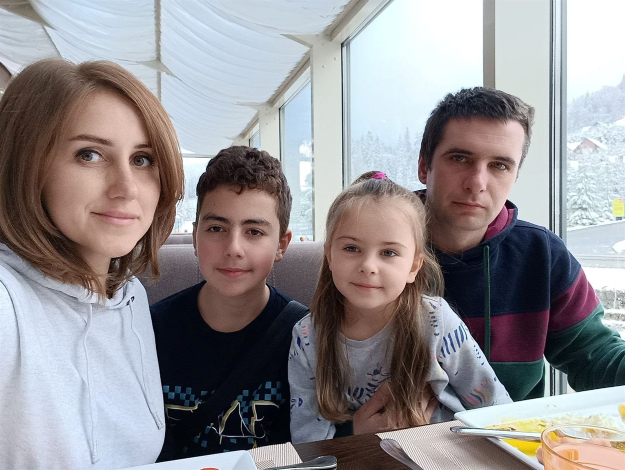 Родина Шевченко: Дана, Назар, Софійка, Олексій 