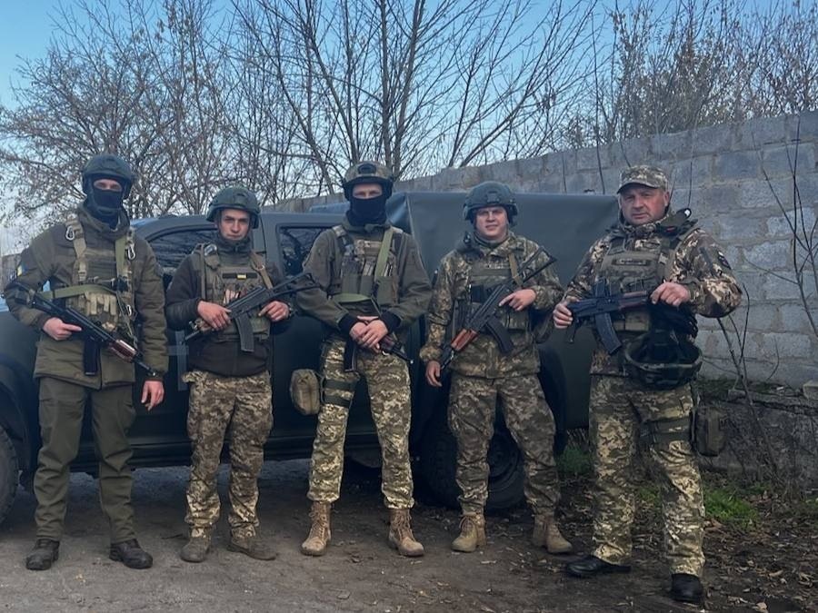 Максим Ярошенко з побратимами