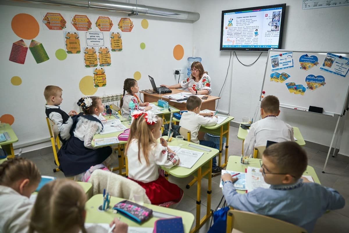 Навачання в укритті. Україна