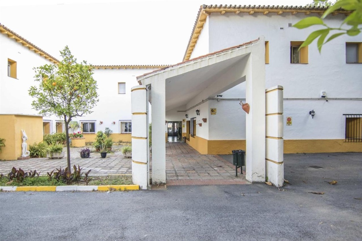 Хостел «Albergue Inturjoven Marbella»