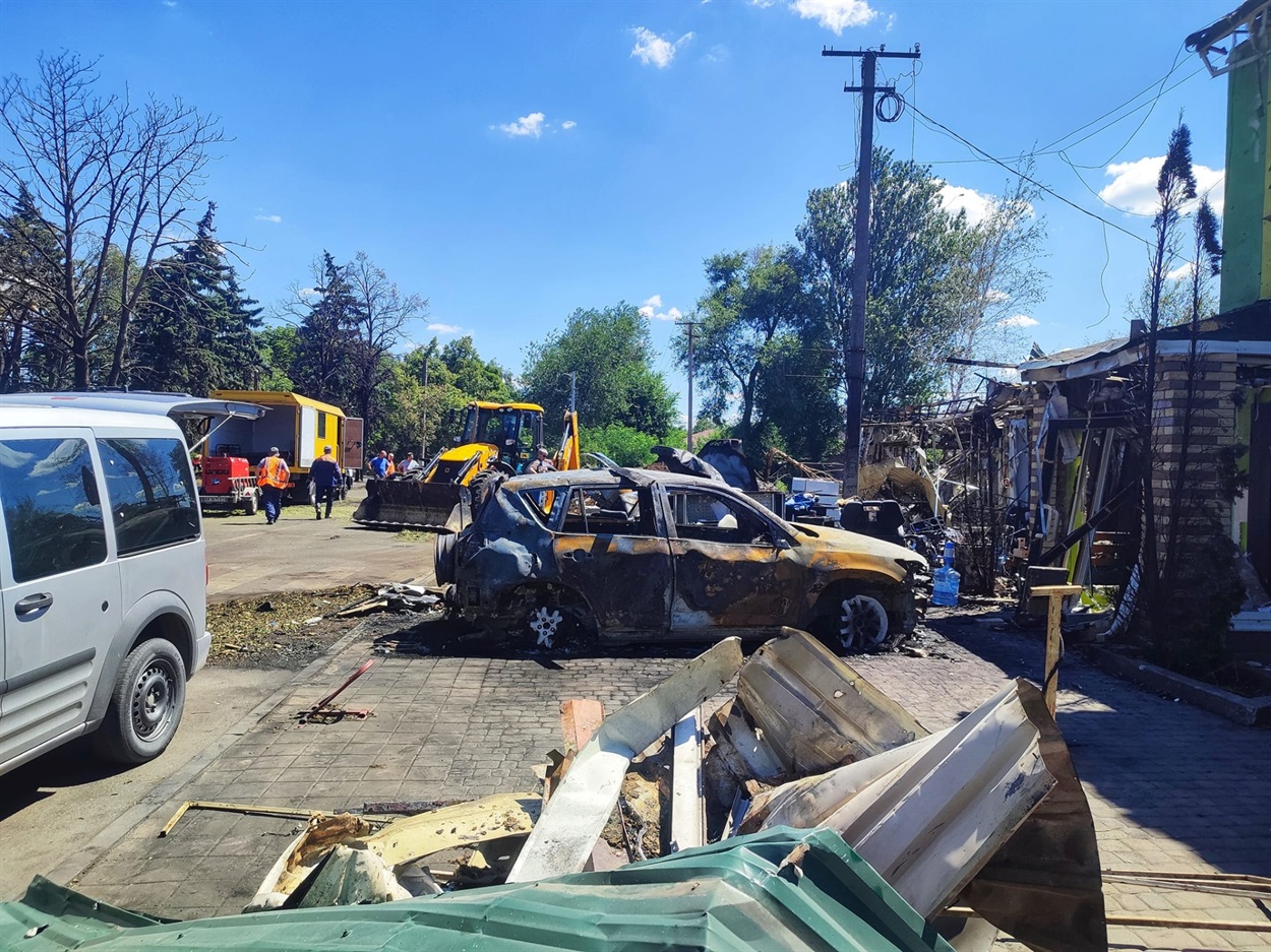 Наслідки ворожого обстрілу Вільнянська 