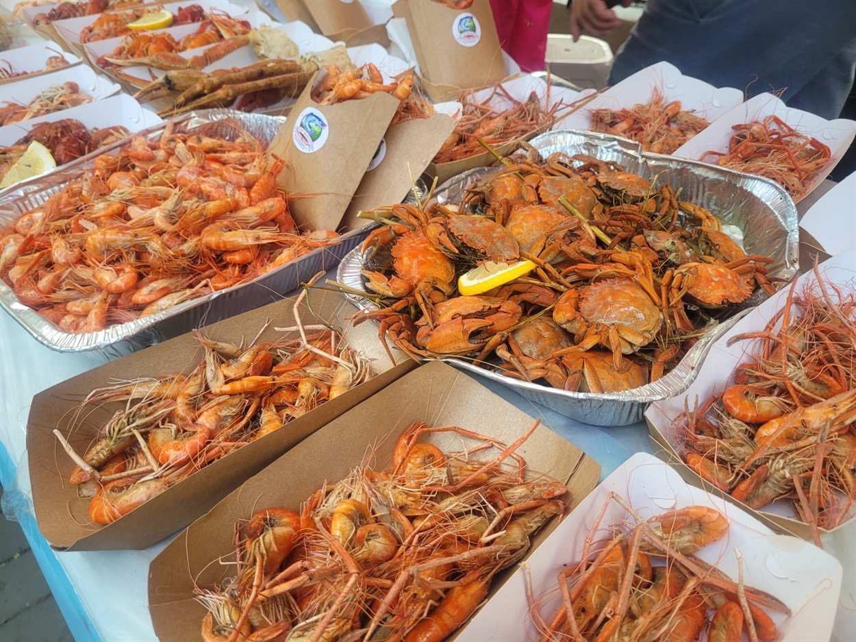 Креветки, краби, риба від FishMarket 