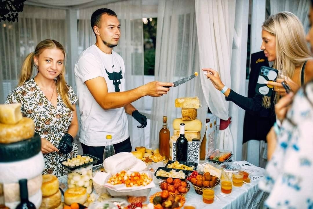 Продаж сирів “Ecolavs”