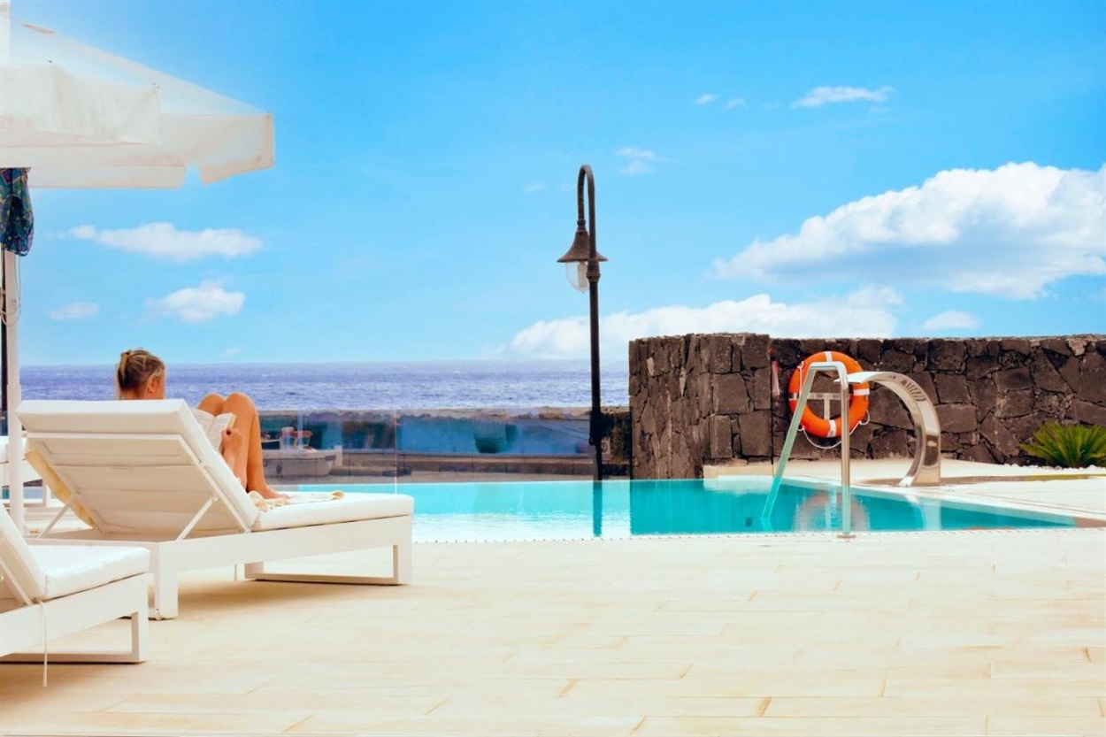 Royal Marina Suites Boutique Hotel