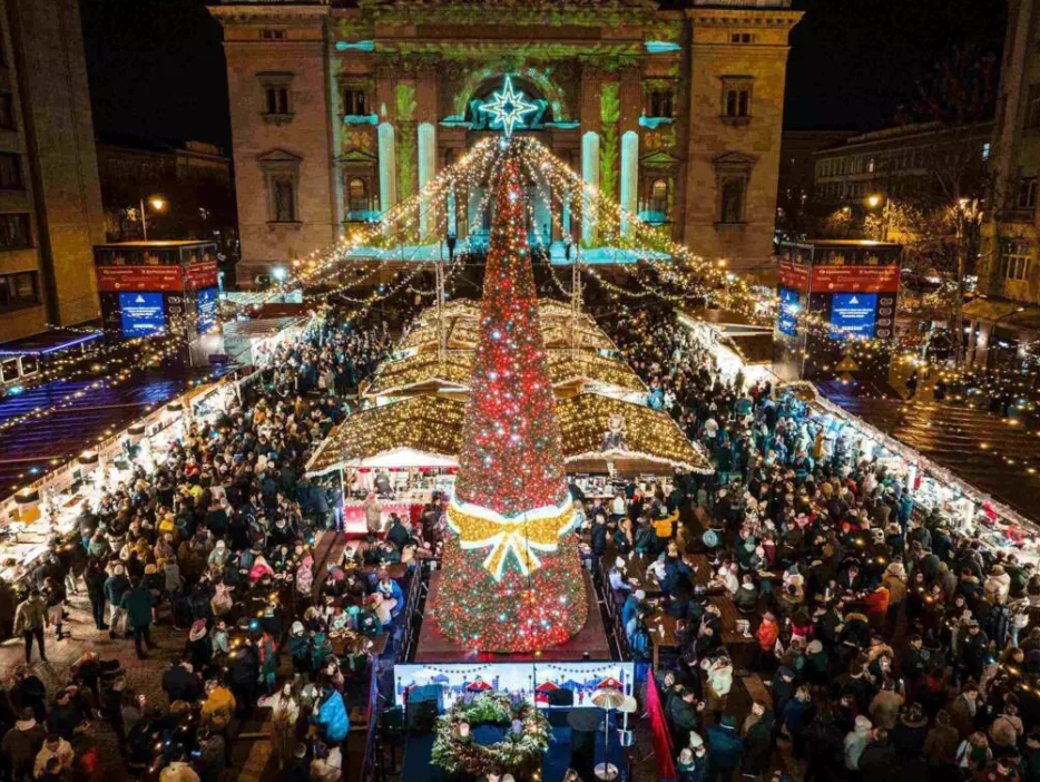 Різдвяний ярмарок у Будапешті