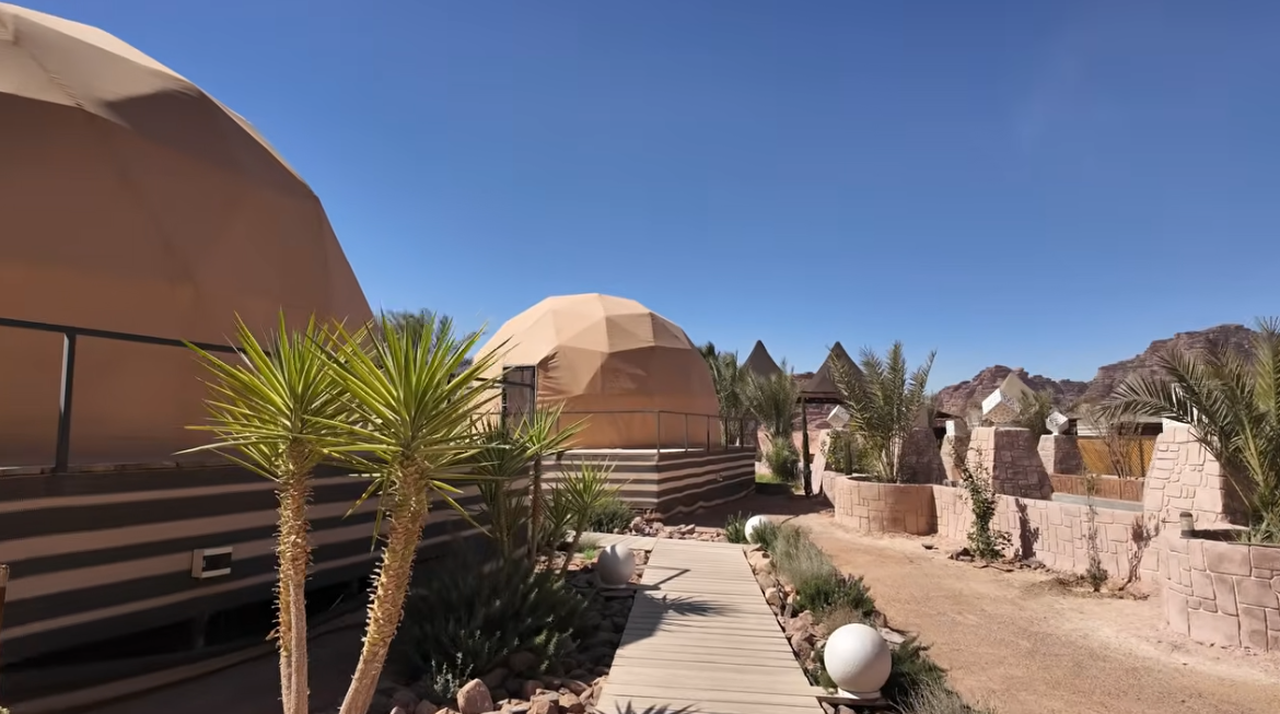 Купольний готель у пустелі