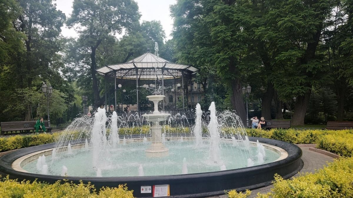 Фонтан у міському саду
