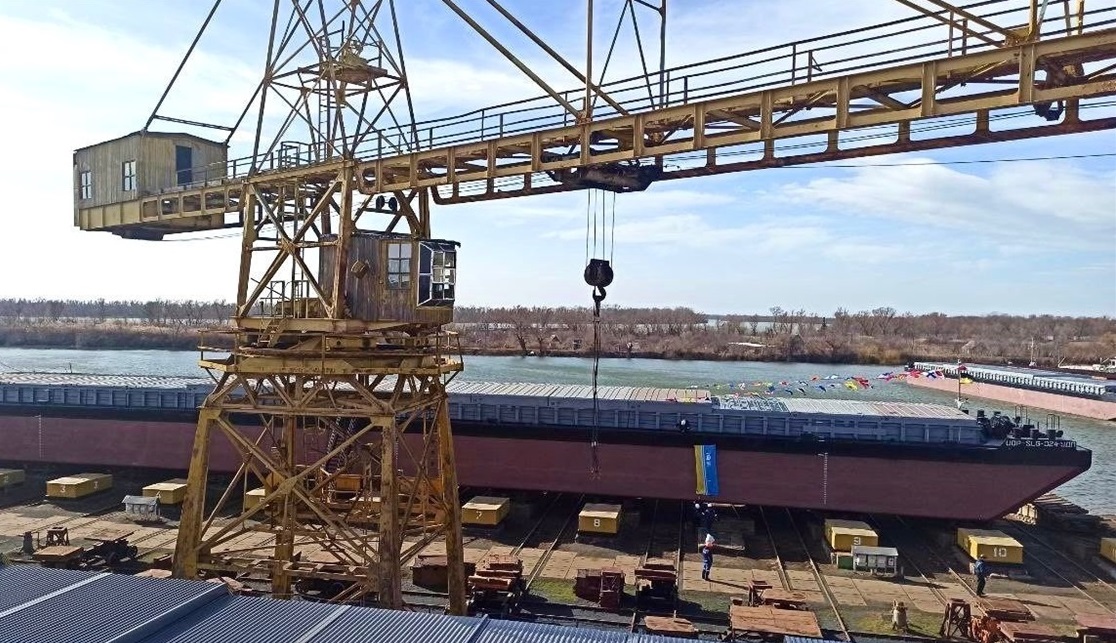 Нова баржа Українського Дунайського судноплавства